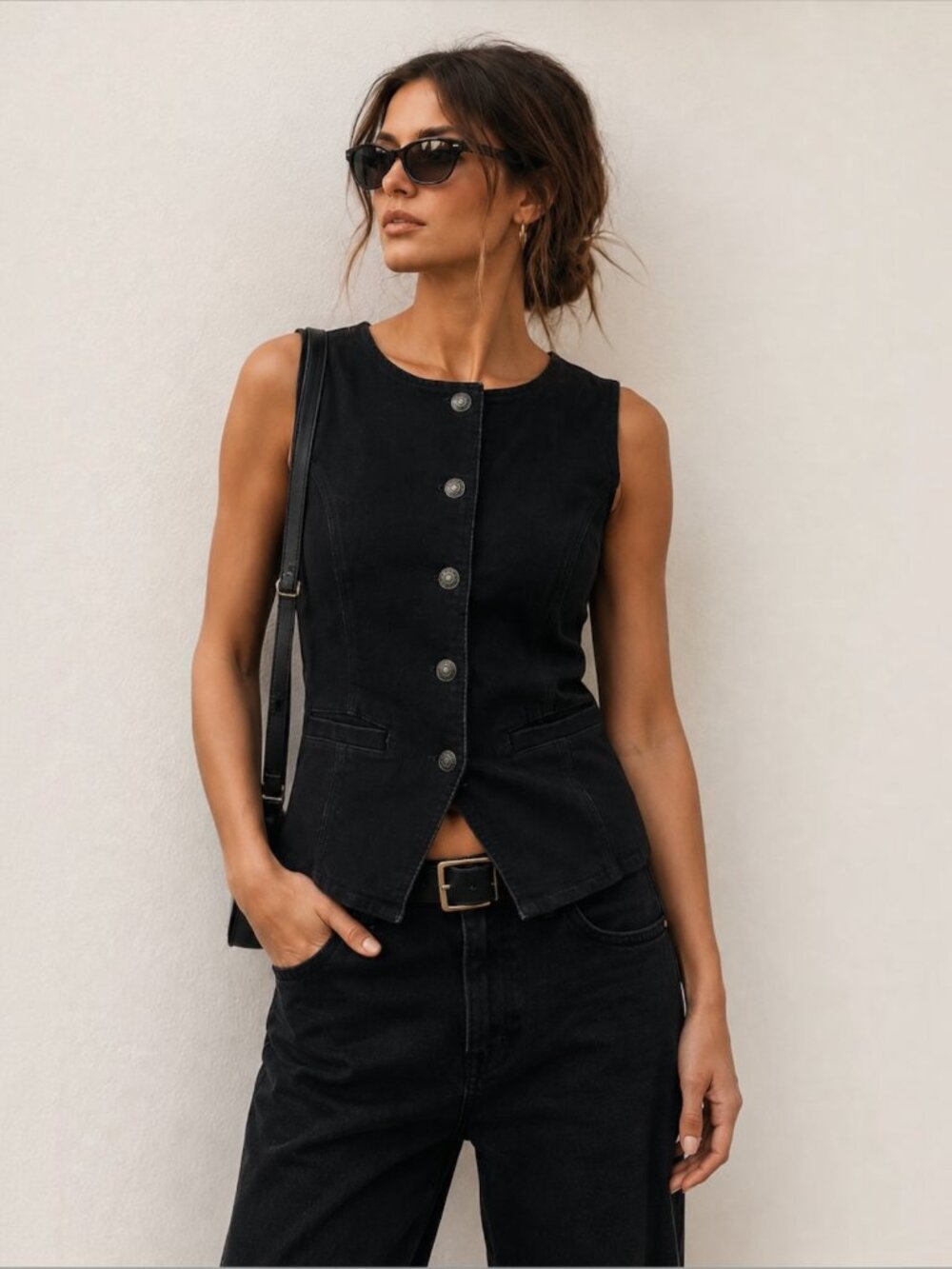 American Eagle Black Fitted Denim Vest - Size Medium